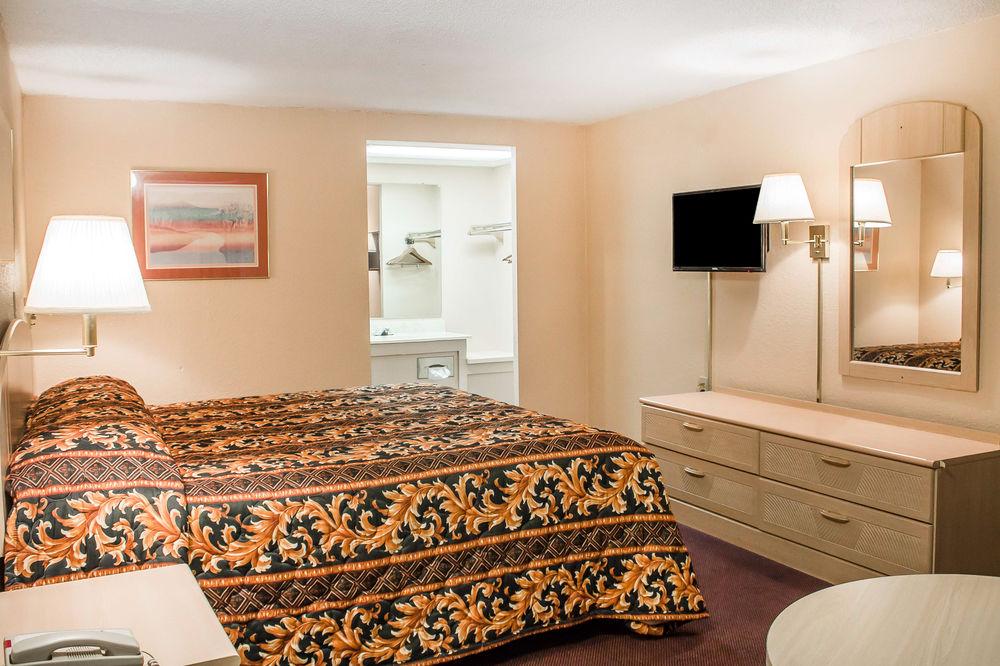 Rodeway Inn Findlay Buitenkant foto